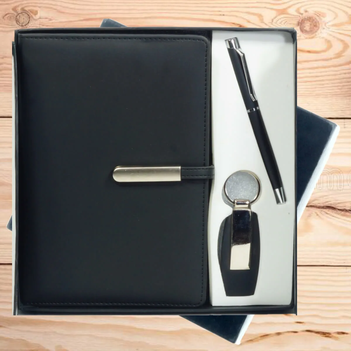 Gift Set Combo 3 in 1 5 Gift Set Combo 3 in 1 black color with logo engraved on all Dairy, pen, and Keychain